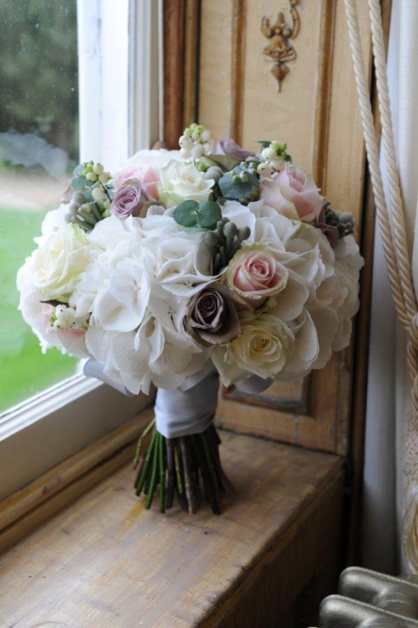 Gosfield Hall - Wedding Flowers by Blooms and Bows (29)