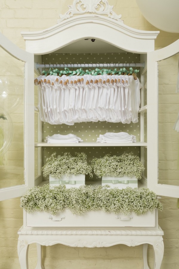 Kimberley Walsh Baby Shower Flowers by Blooms and Bows (3)
